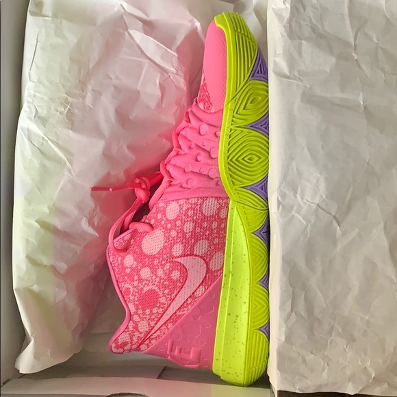 Kyrie 5 “Patrick’s”